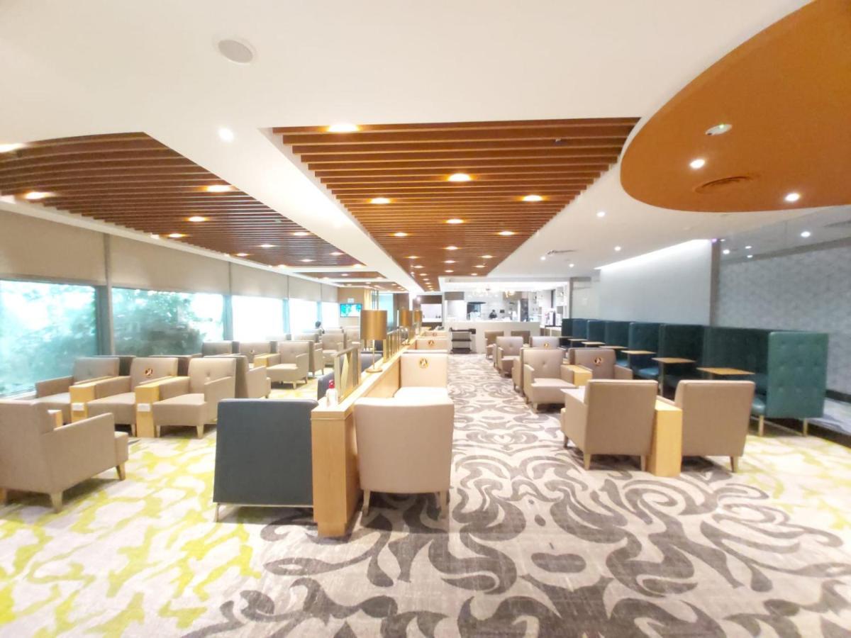Ambassador Transit Lounge Terminal 2 Hotel Сингапур Екстериор снимка